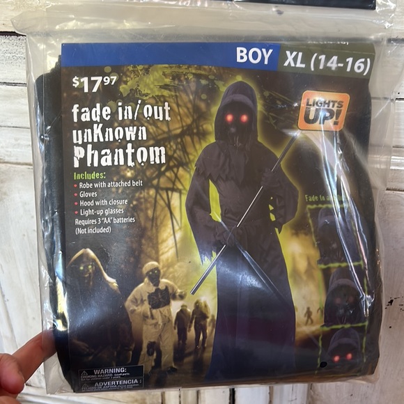 Fun World Halloween Costume Unknown Phantom fade in and out~lights up! Boy XL 14 - Picture 4 of 8